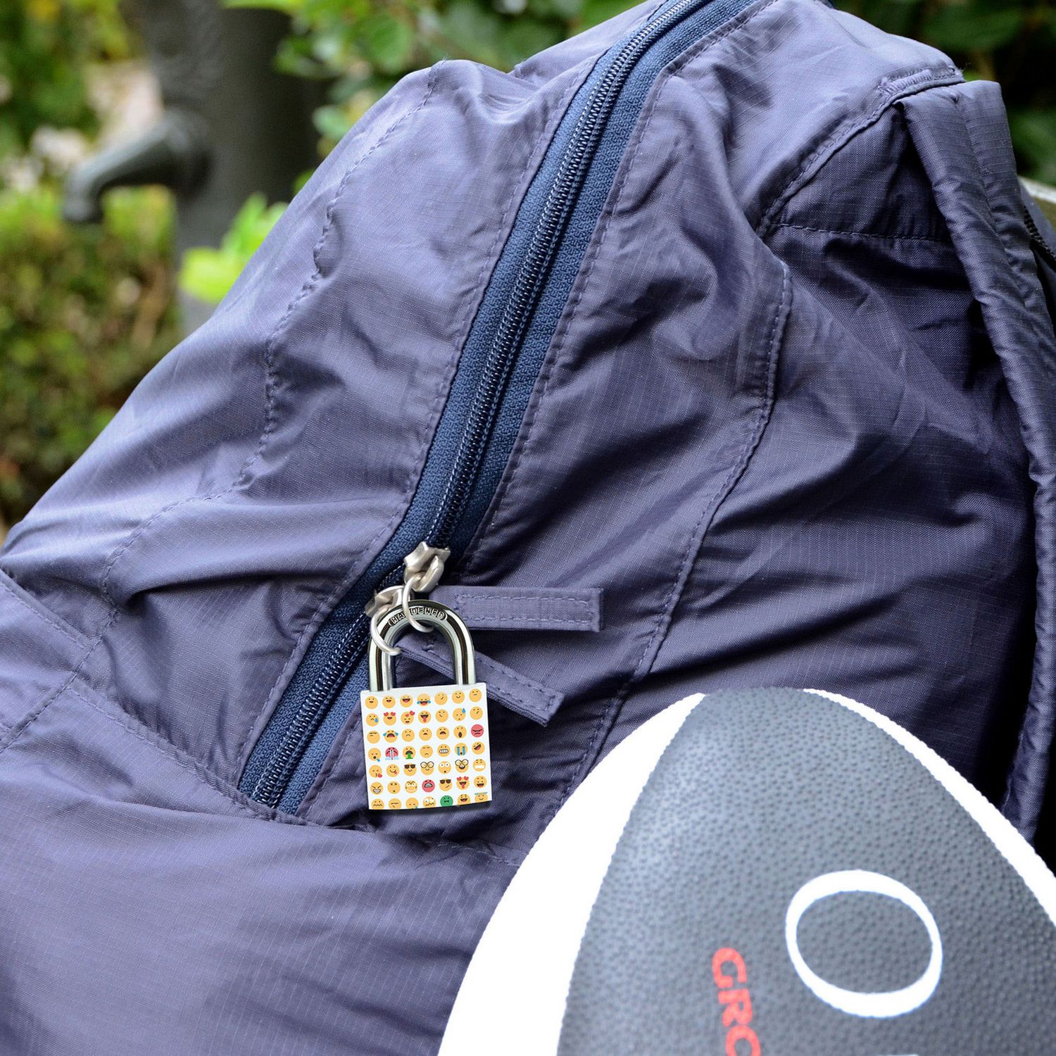Master Lock patterned solid body padlock with keys, imported from the UK