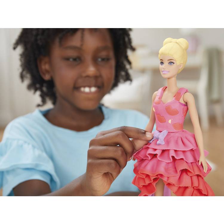 Play-Doh Barbie fashion show playset with 6 tubs, UK version