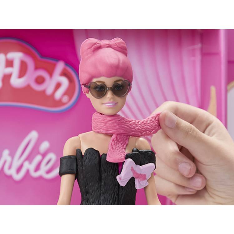 Play-Doh Barbie fashion show playset with 6 tubs, UK version