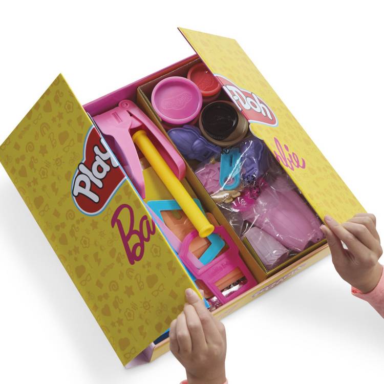 Play-Doh Barbie fashion show playset with 6 tubs, UK version