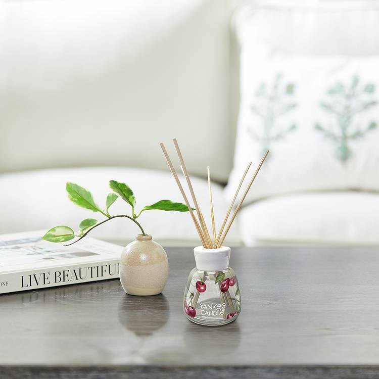 Yankee reed diffuser black cherry 100ml, imported from the UK