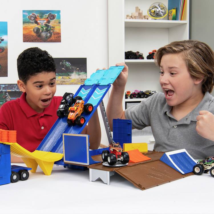 Monster Jam transforming hauler playset with El Toro Loco die-cast truck (British brand)