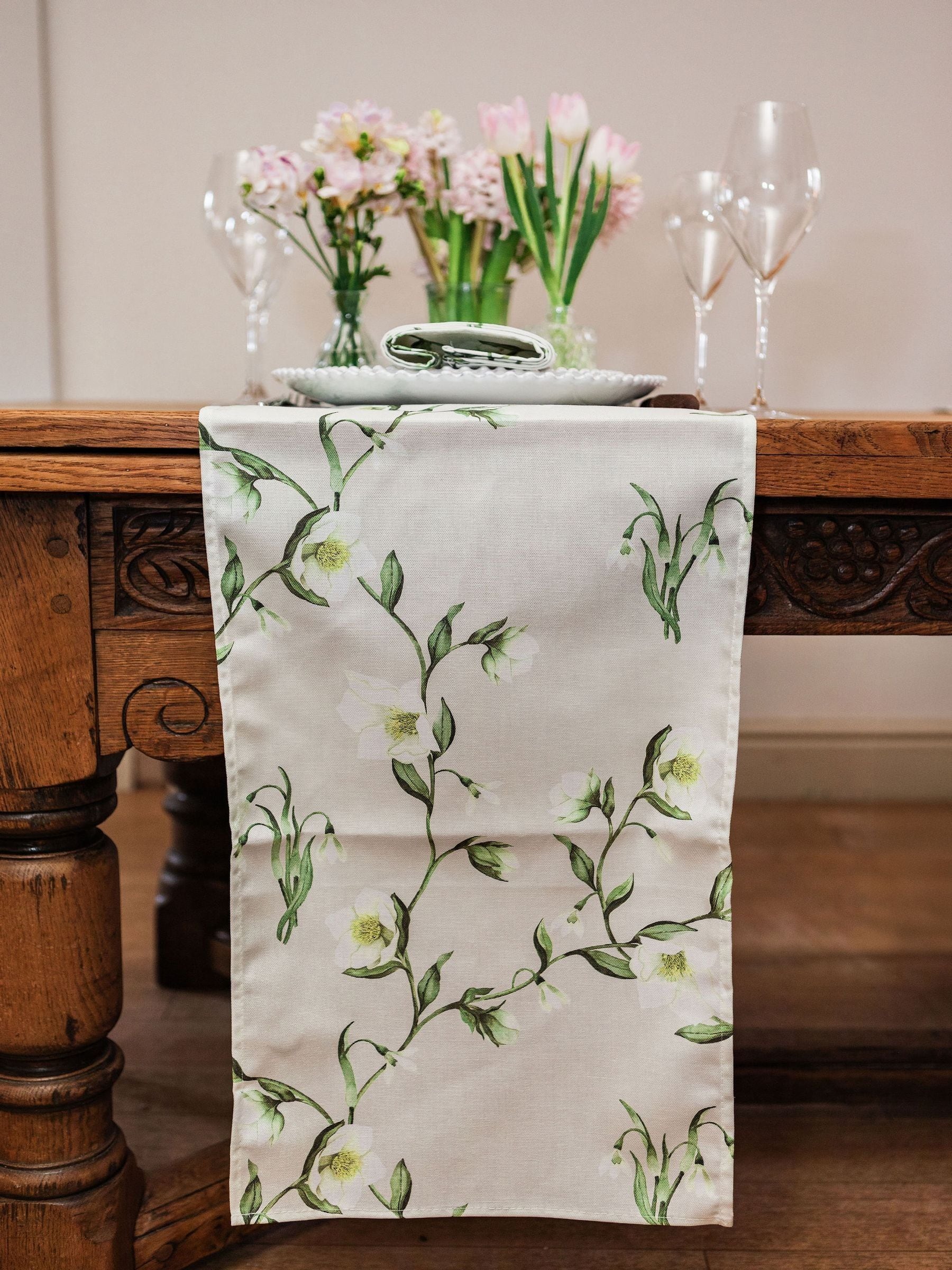 Avalon Home snowdrop and hellebore table runner 32x230cm, UK version