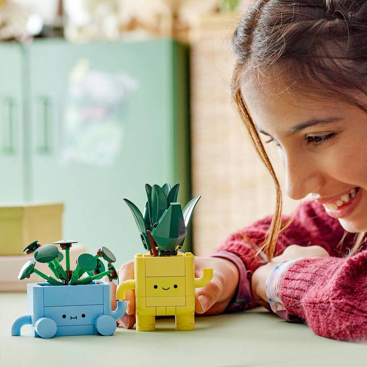 LEGO Happy Plants set 217 pieces, imported from the UK