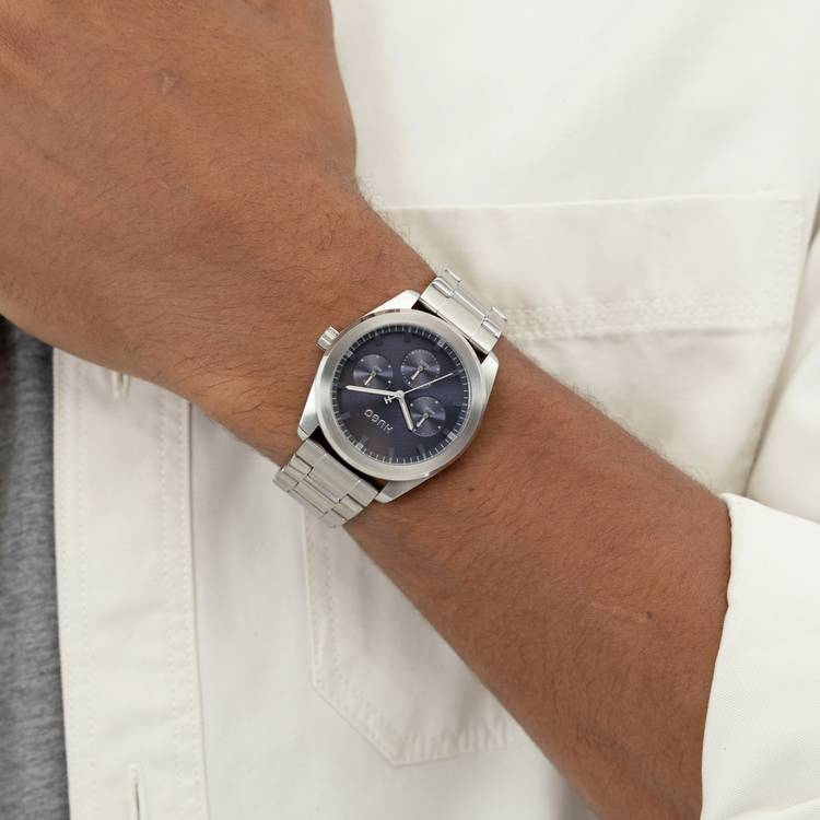 HUGO blue dial stainless steel watch 42mm (British brand)