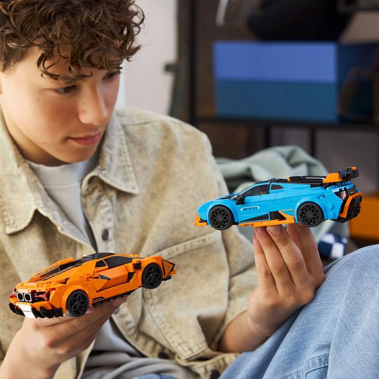 LEGO building toy set Lamborghini Revuelto and Huracán STO 607 pieces - British product