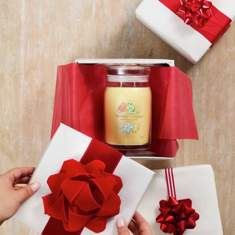 Yankee Candle Christmas Cookie scented candle large jar, imported from the UK