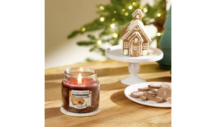 Yankee Candle Gingerbread Jingle medium scented candle, UK version