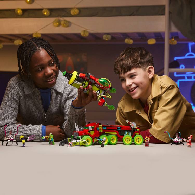 LEGO DREAMZzz Mateo's Spray Paint Truck building set 929 pieces, imported from the UK