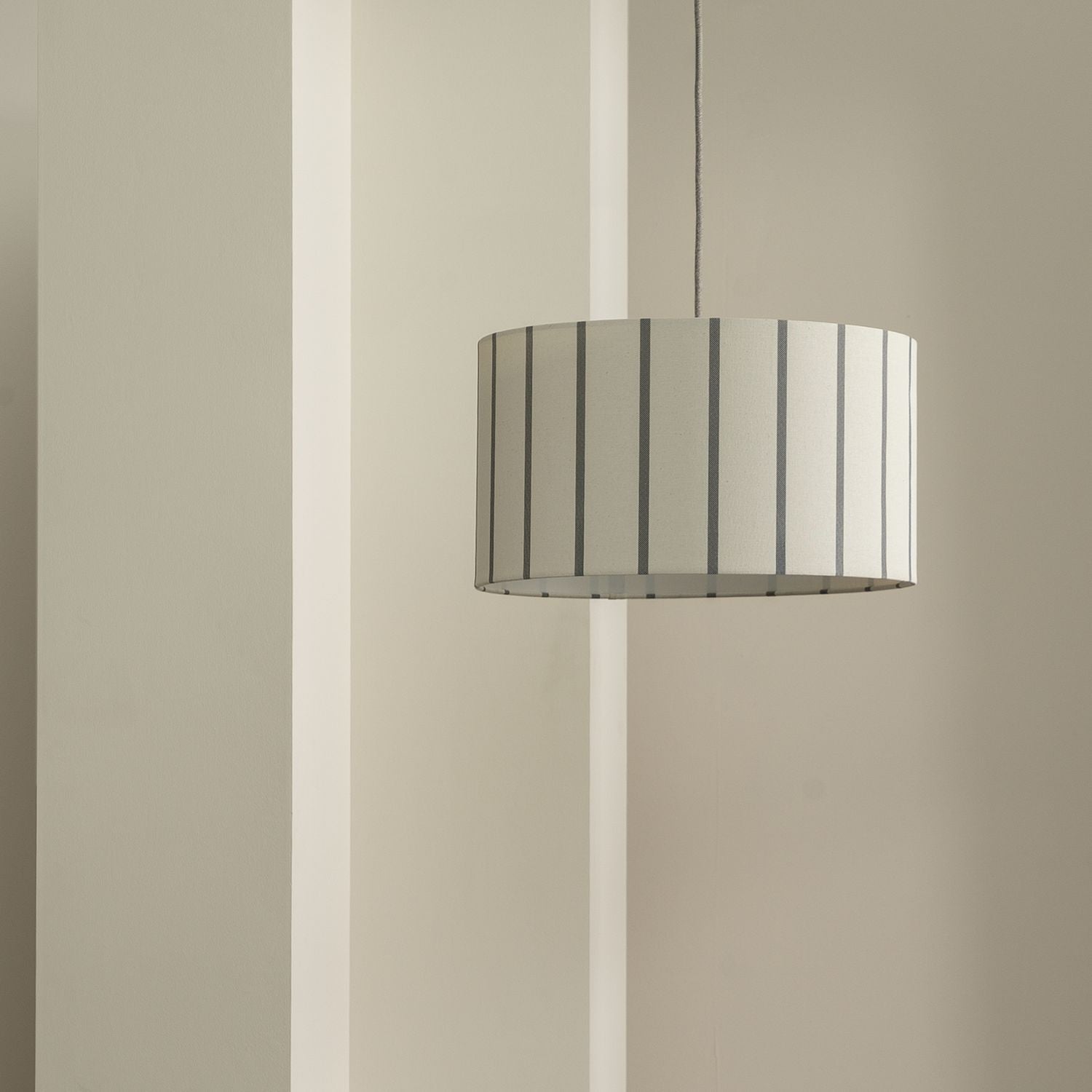 Habitat striped natural easy fit lampshade 45cm, UK version