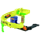 Hot Wheels Snake Spiral Attack playset and die-cast car - British product