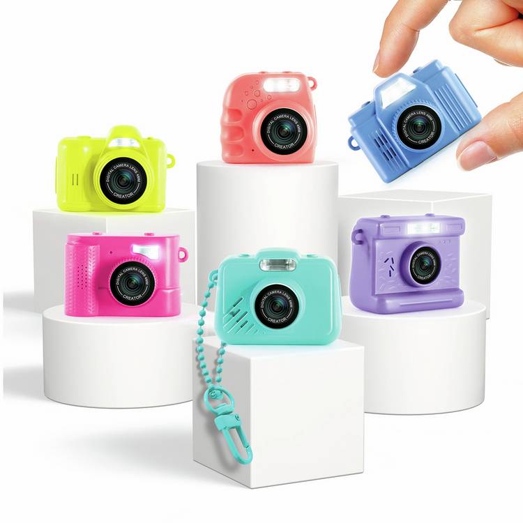 Photo Creator Mini Cam digital camera keychain toy with colour screen (British brand)