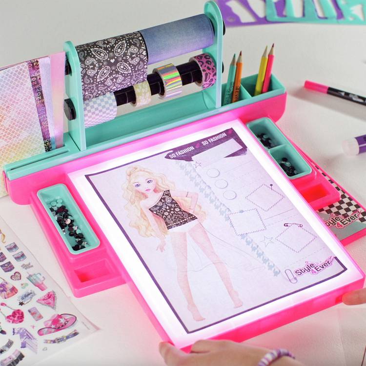 Style 4 Ever fashion designer light up studio, UK version