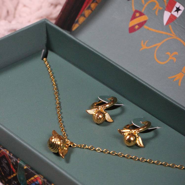 Harry Potter Quidditch jewellery gift box with Golden Snitch charms, UK version