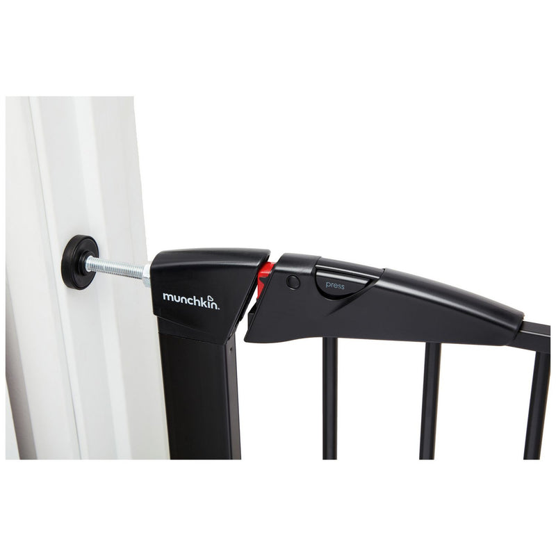 Munchkin Lindam Maxi safety gate black pressure fit - British brand