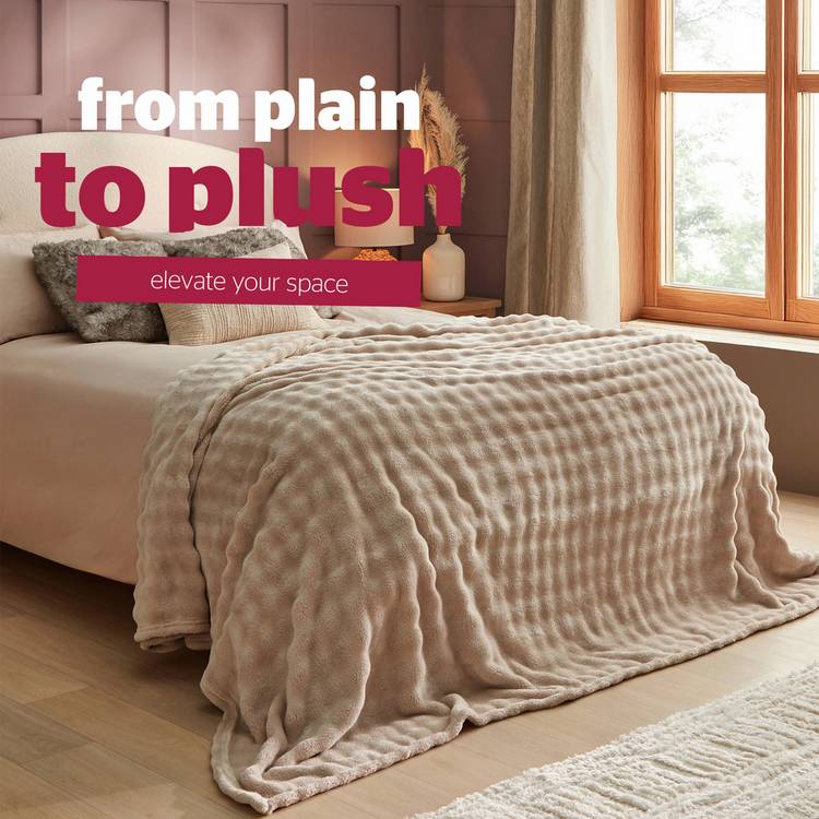 Silentnight Snugsie bubble fleece giant blanket in natural finish, UK version