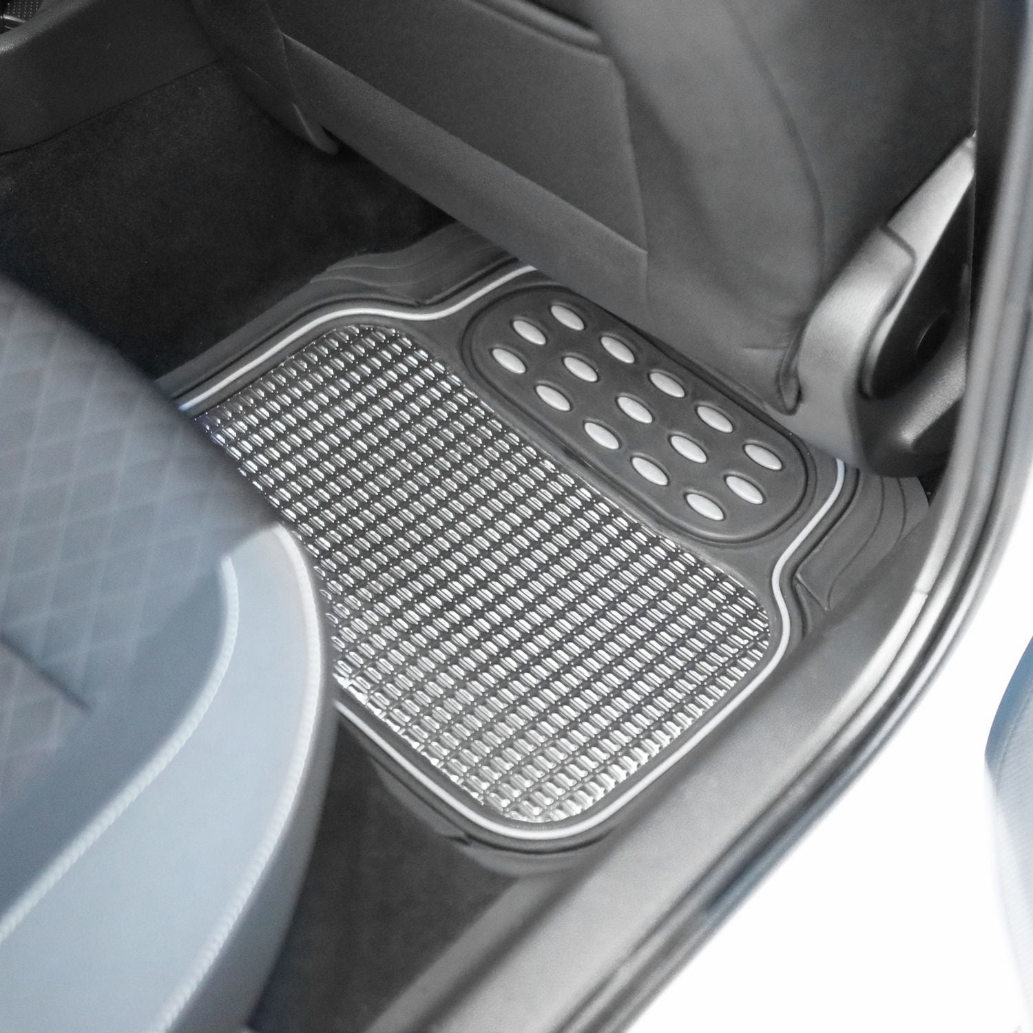 Streetwize heavy-duty rubber car mat set chrome trim - British product