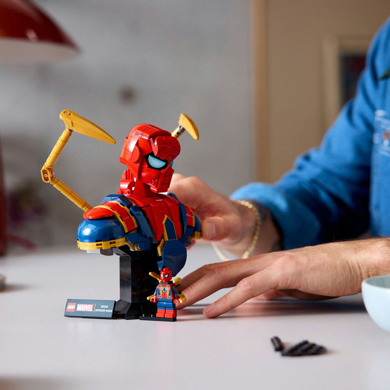 LEGO Iron Spider-Man bust building set 379 pieces, UK version