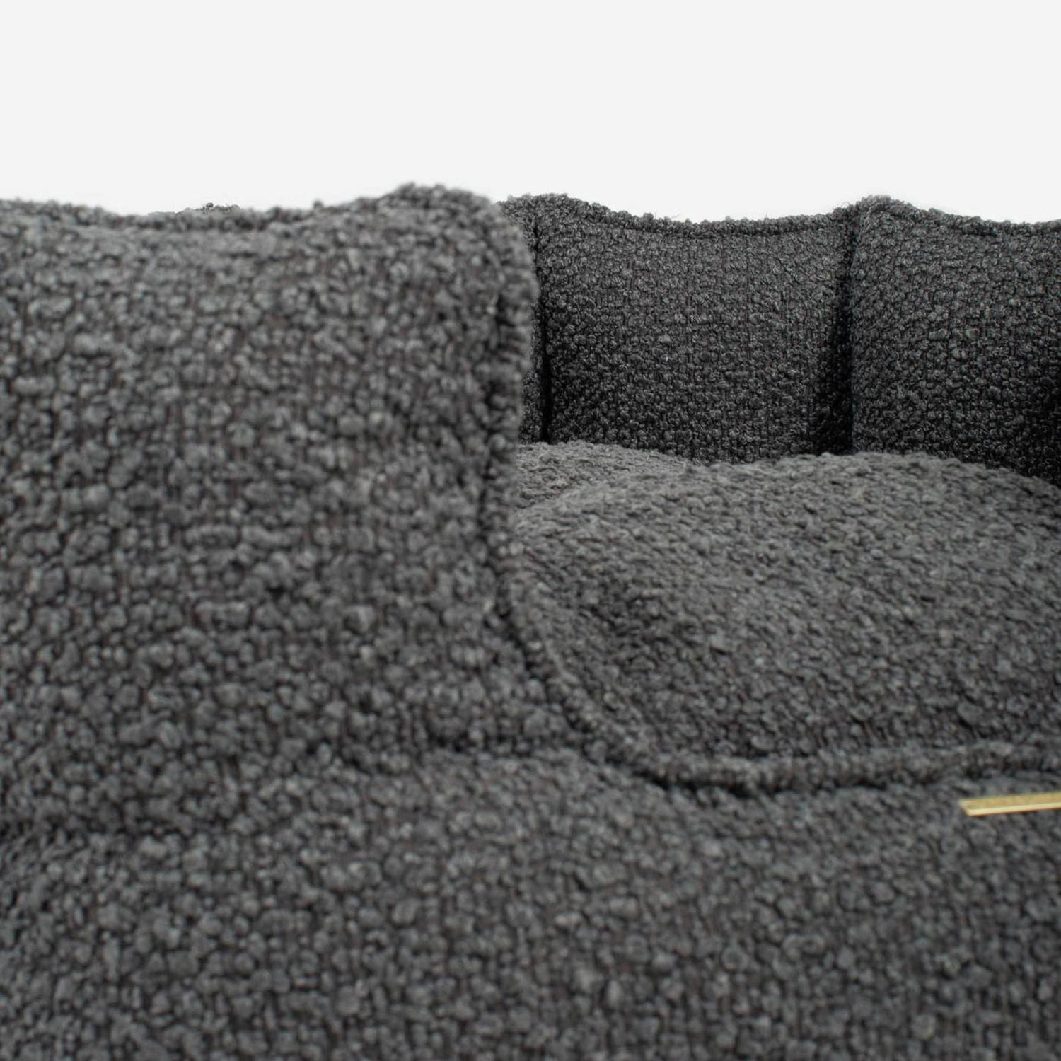 Lords & Labradors high wall dog bed granite boucle medium - British product