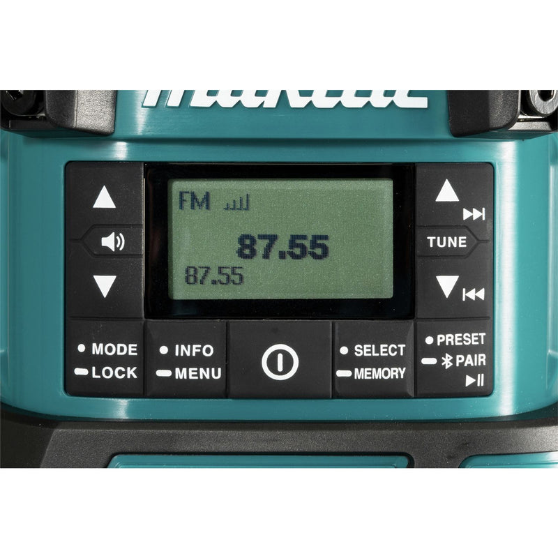Makita 18V cordless radio lantern (British brand)