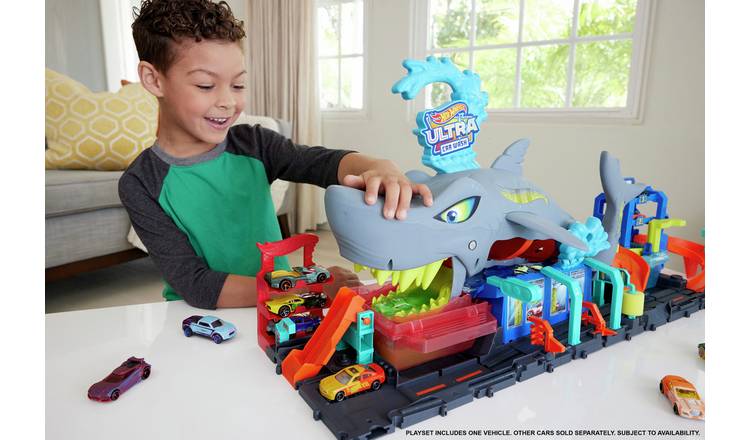 Hot Wheels Ultra Shark Car Wash Playset