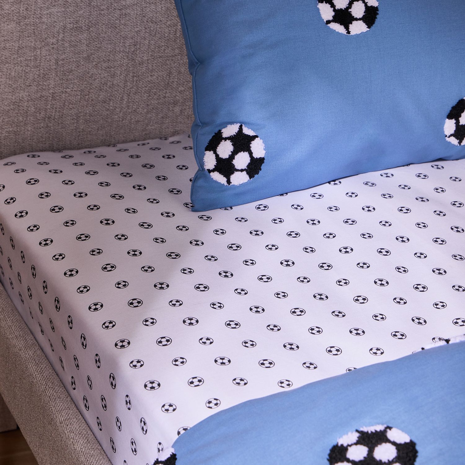 Argos Home Football Printed White Fitted Sheet - Double