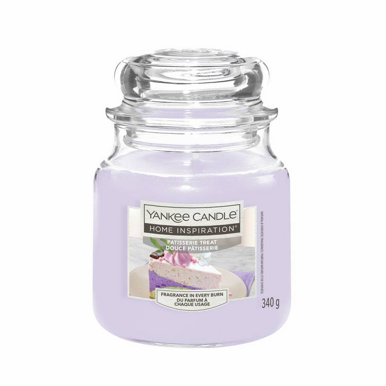 Yankee Candle medium scented jar candle Patisserie Treat (British brand)