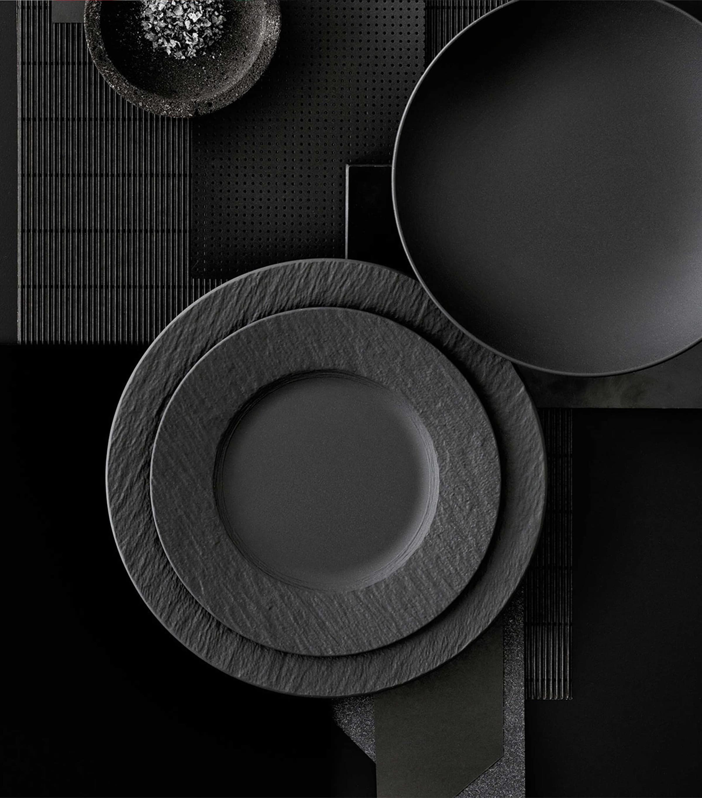 Villeroy & Boch porcelain plate set (British brand)