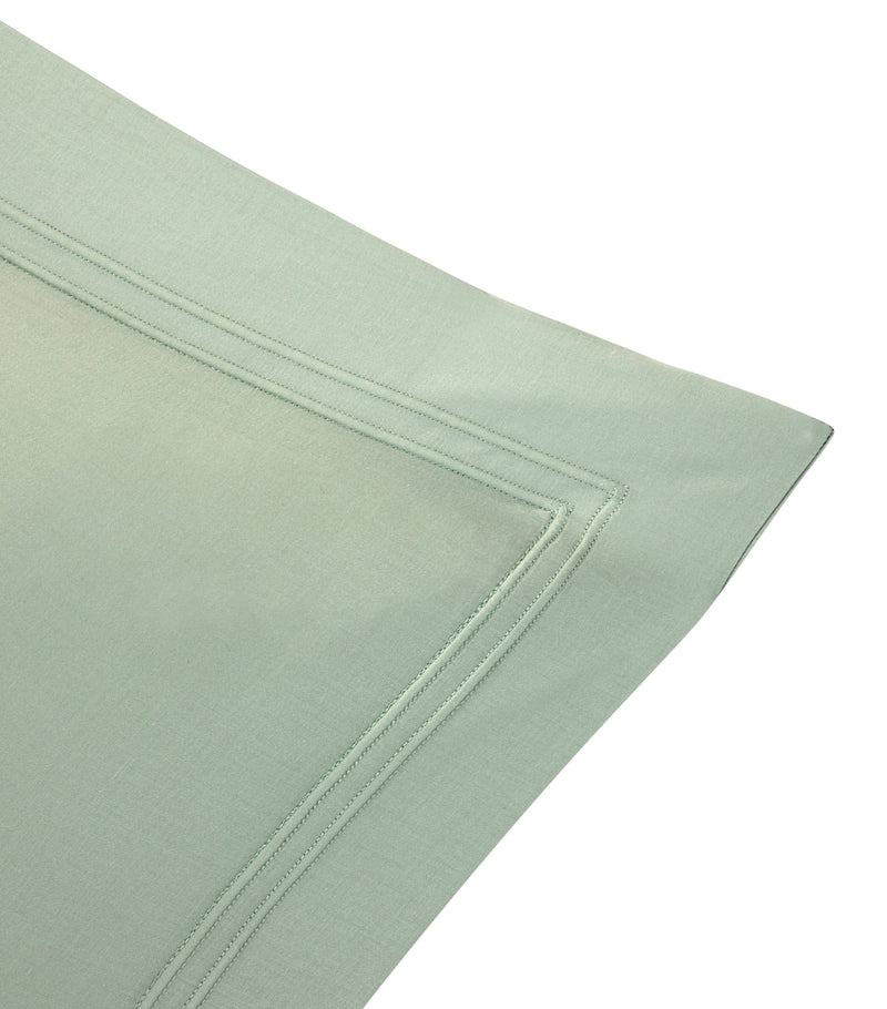 Yves Delorme Triomphe Square Oxford pillowcase 65cm x 65cm (British brand)