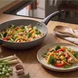 Salter PFAS-free aluminium wok 28cm with lid, UK version
