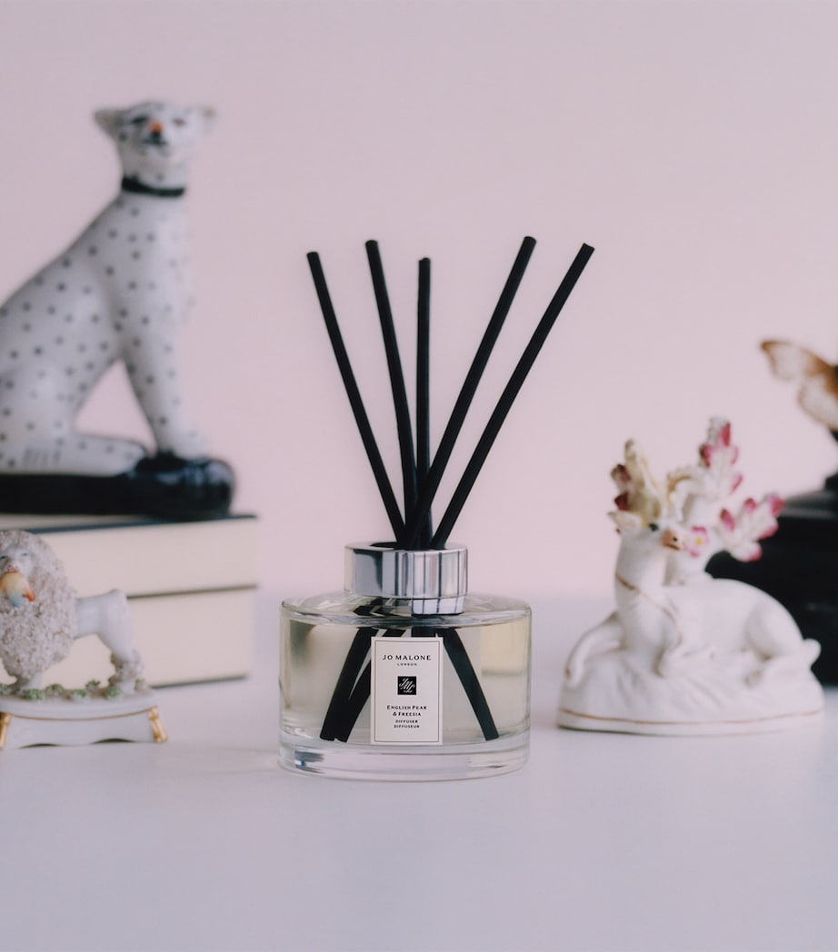Jo Malone London English Pear & Freesia reed diffuser 165ml, UK version