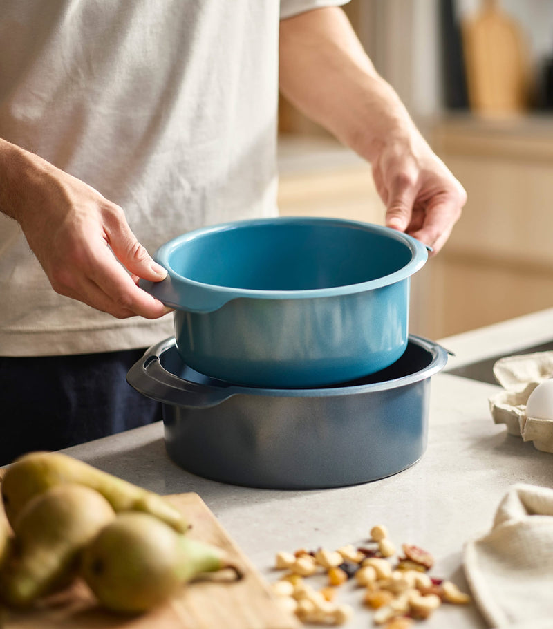 Joseph Joseph non-stick nest round cake tins set of two, UK version
