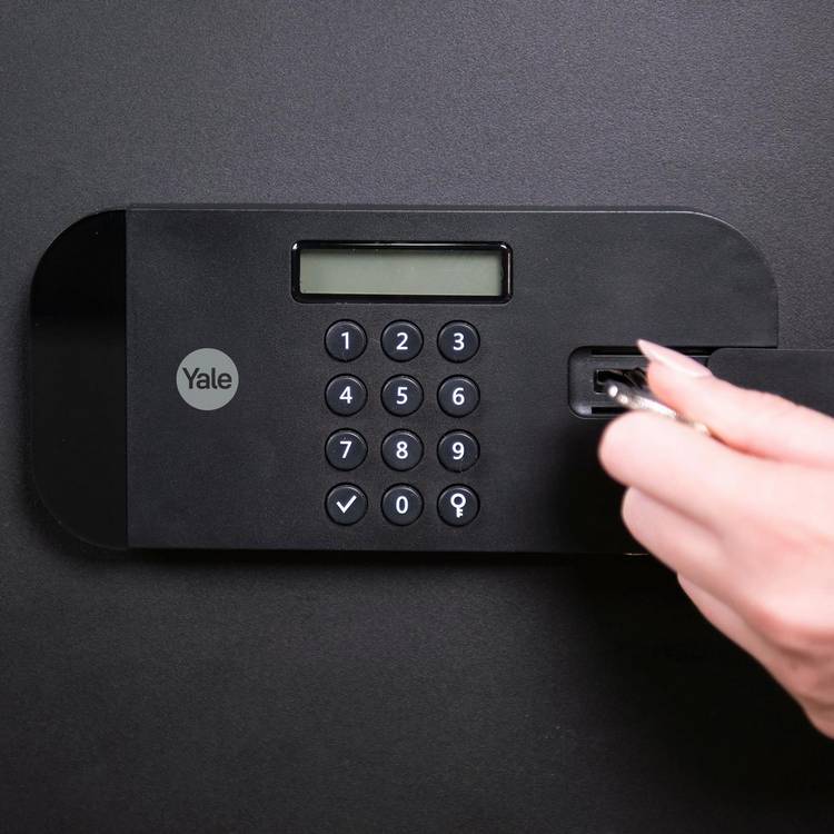 Yale Digital Fingerprint Safe 35cm (British brand)