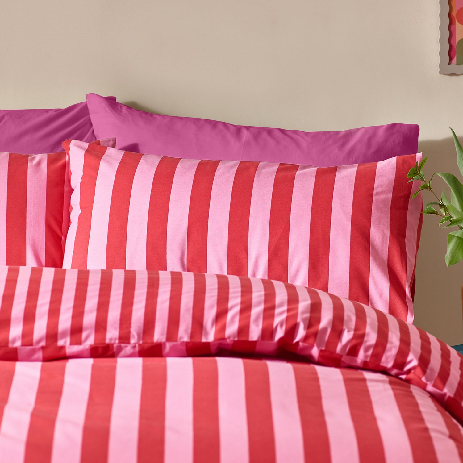 Sassy B Stripe Tease Red Bedding Set - Kingsize