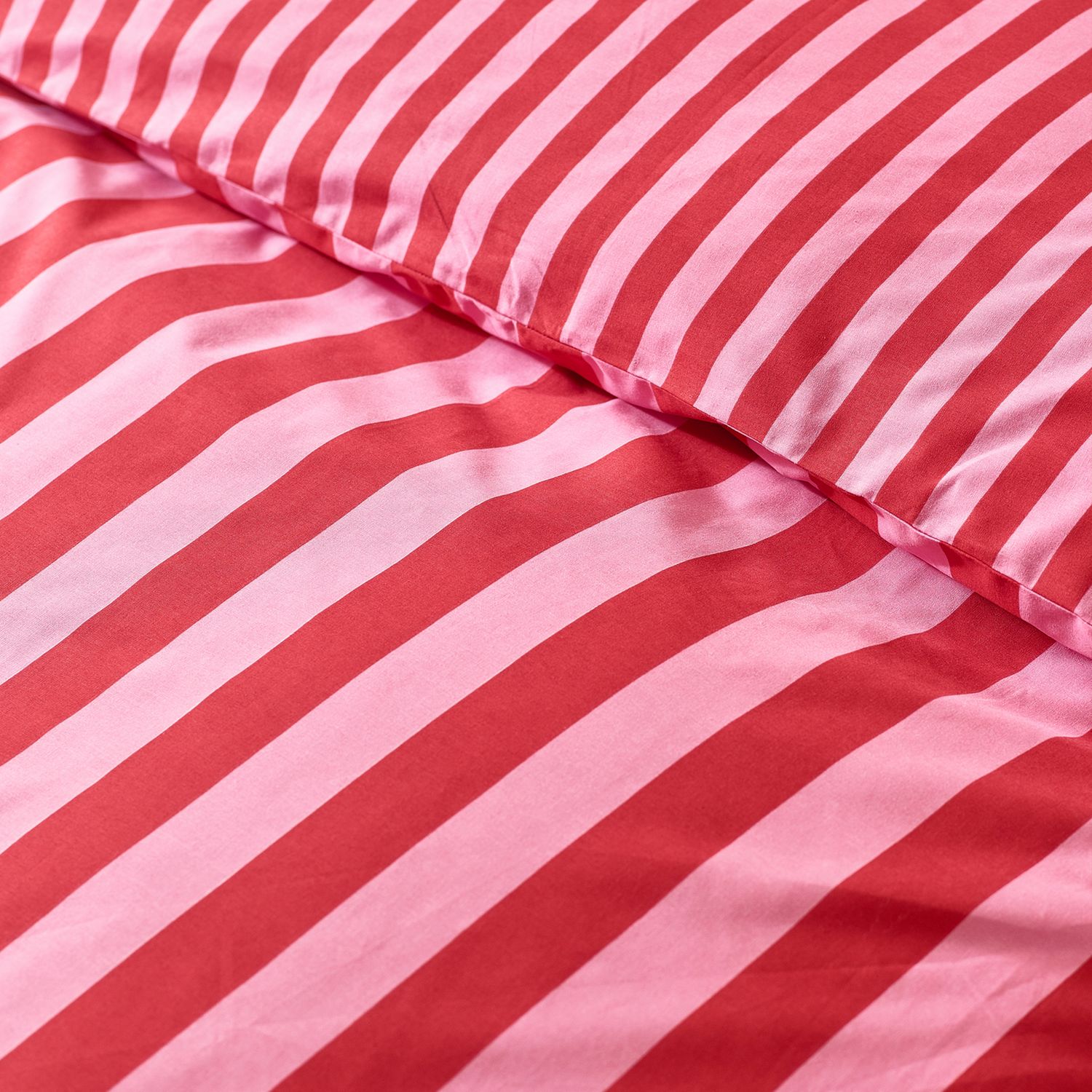 Sassy B Stripe Tease Red Bedding Set - Kingsize