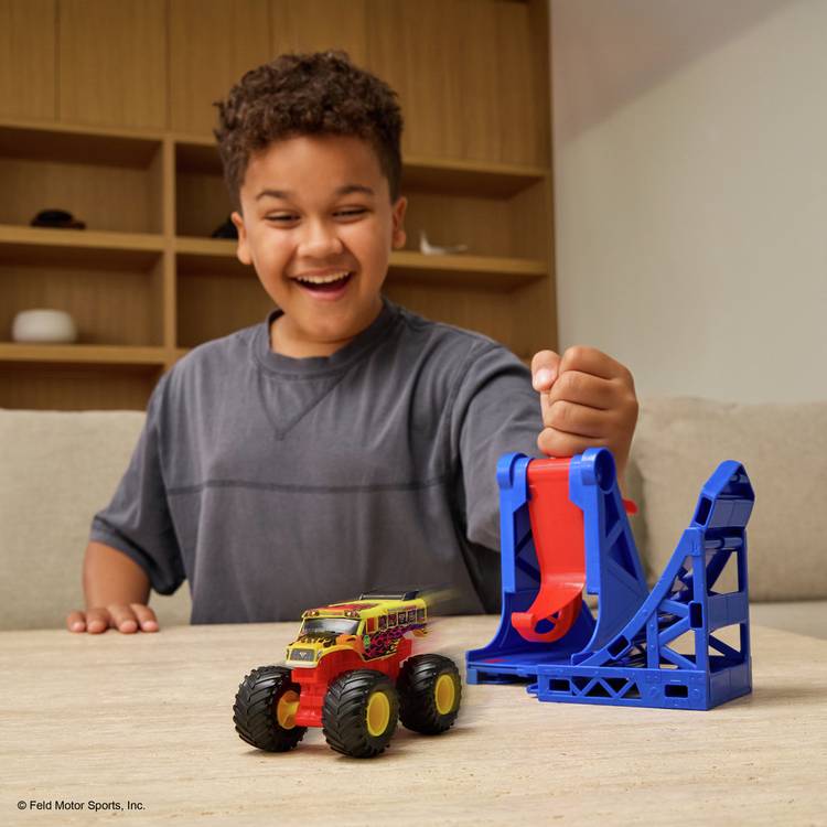 Monster Jam Smash & Bash Classroom Crushers playset - British product
