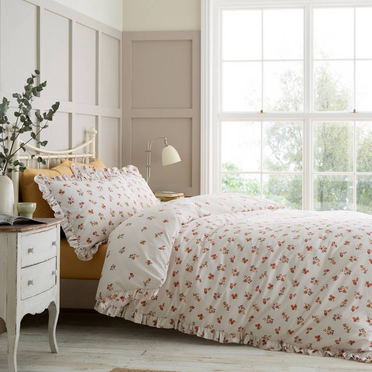 Catherine Lansfield ditsy floral frill bedding set single, UK version