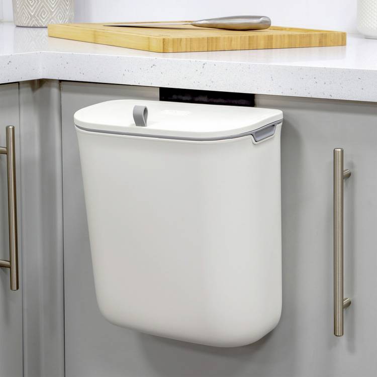 Black+Decker 7.6L white cupboard bin - British product