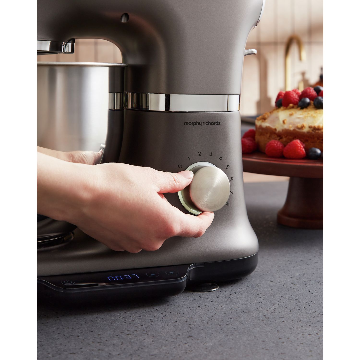 Morphy Richards die-cast mixer 5.5L grey, imported from the UK