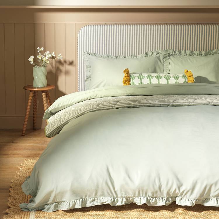 Argos Home sage green bedding set single, imported from the UK