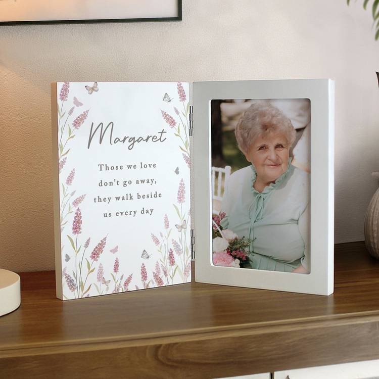 Wooden floral photo frame personalised 6x4cm (British brand)