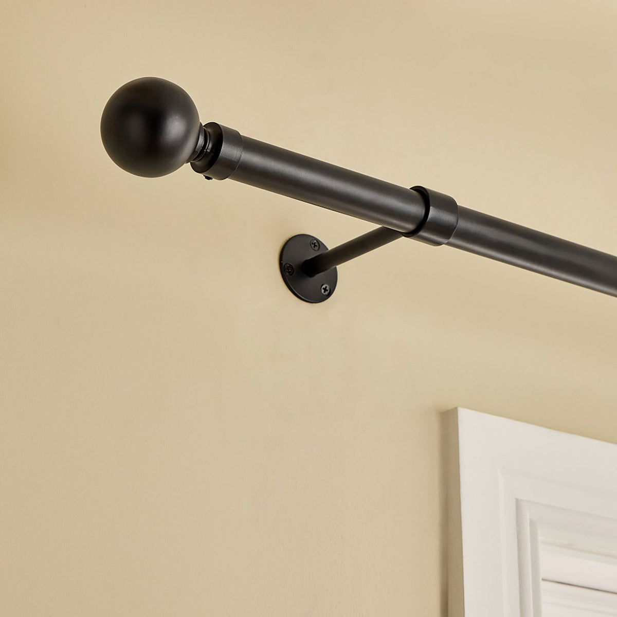 Argos Home curtain pole matte black bay 400cm, imported from the UK