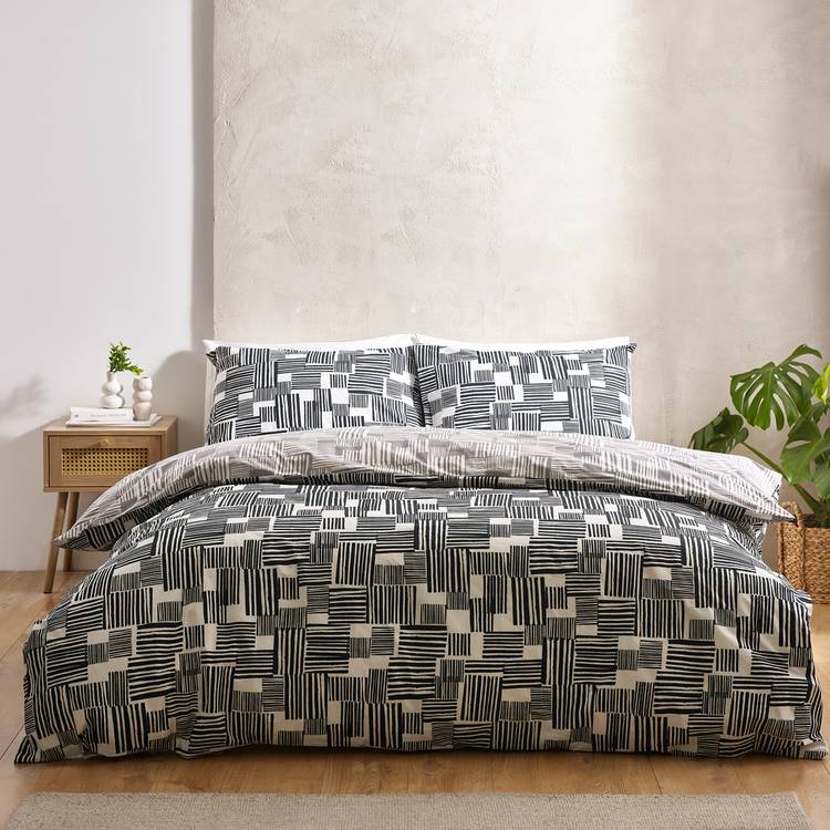 Catherine Lansfield black white geometric single bedding set, imported from the UK