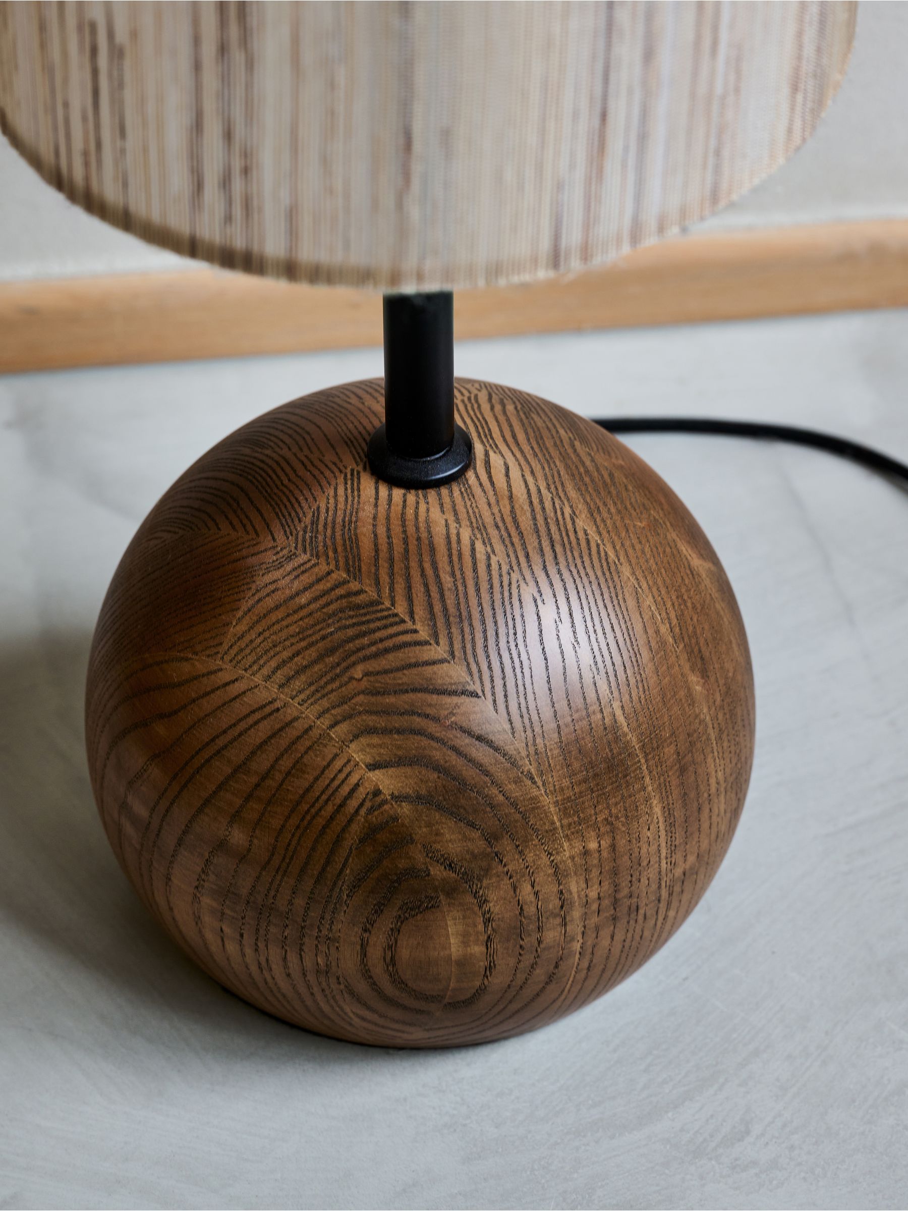 Lampe sur pied French Connection Wood Kinsha 110 cm (marque britannique)