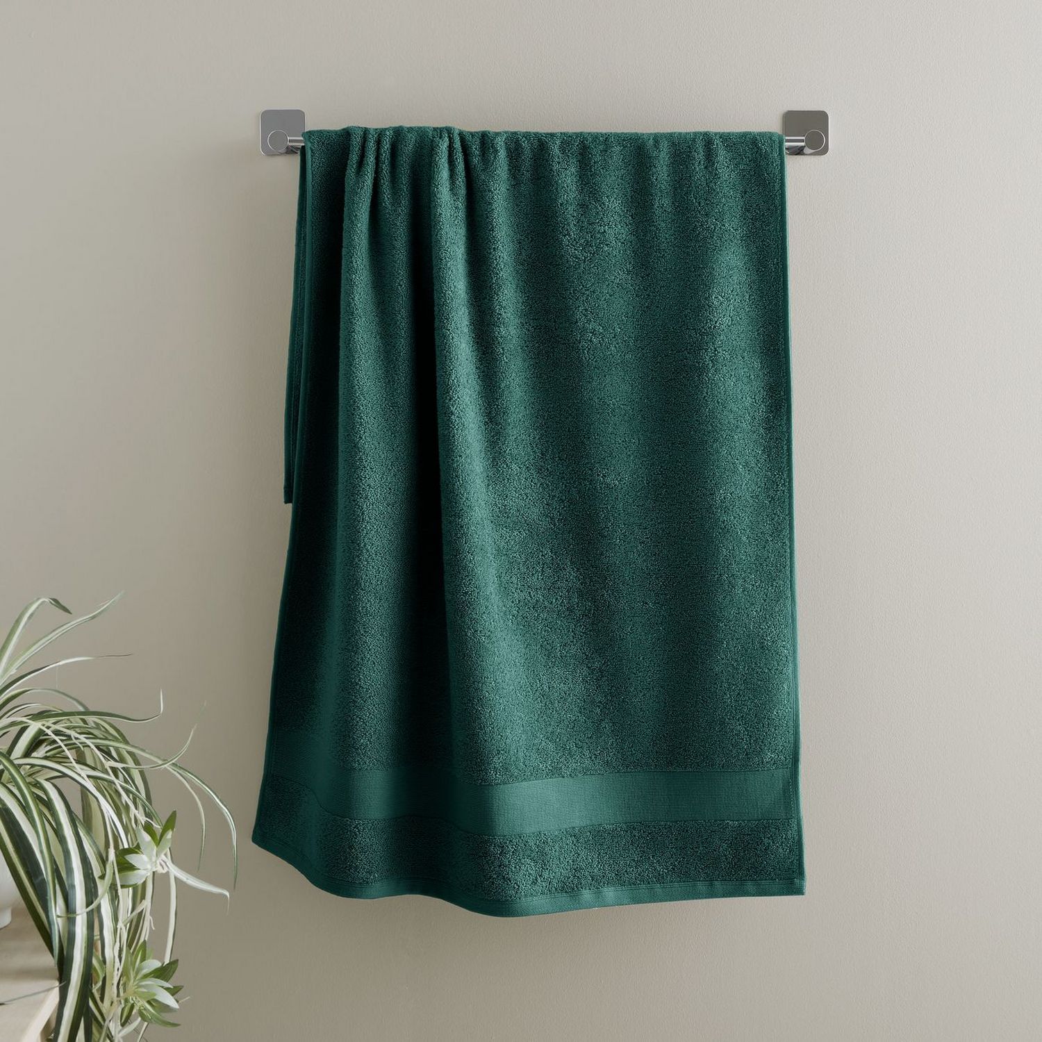 Catherine Lansfield Anti Bacterial Hand Towel - Forest Green