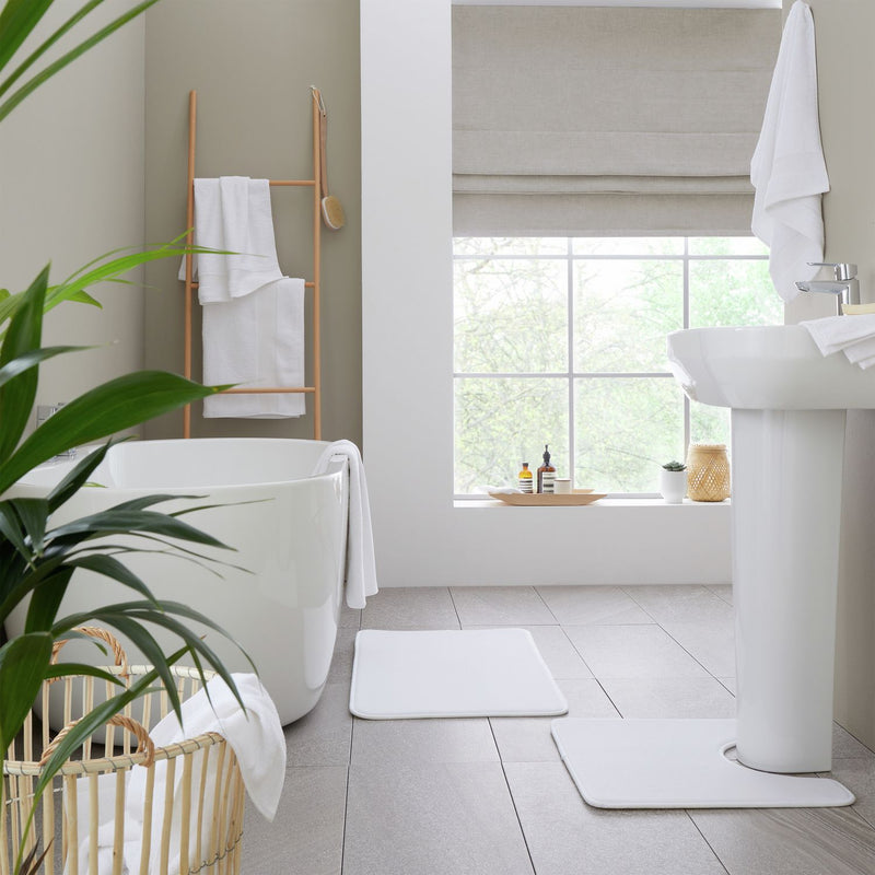 Catherine Lansfield Anti Bacterial Hand Towel - White