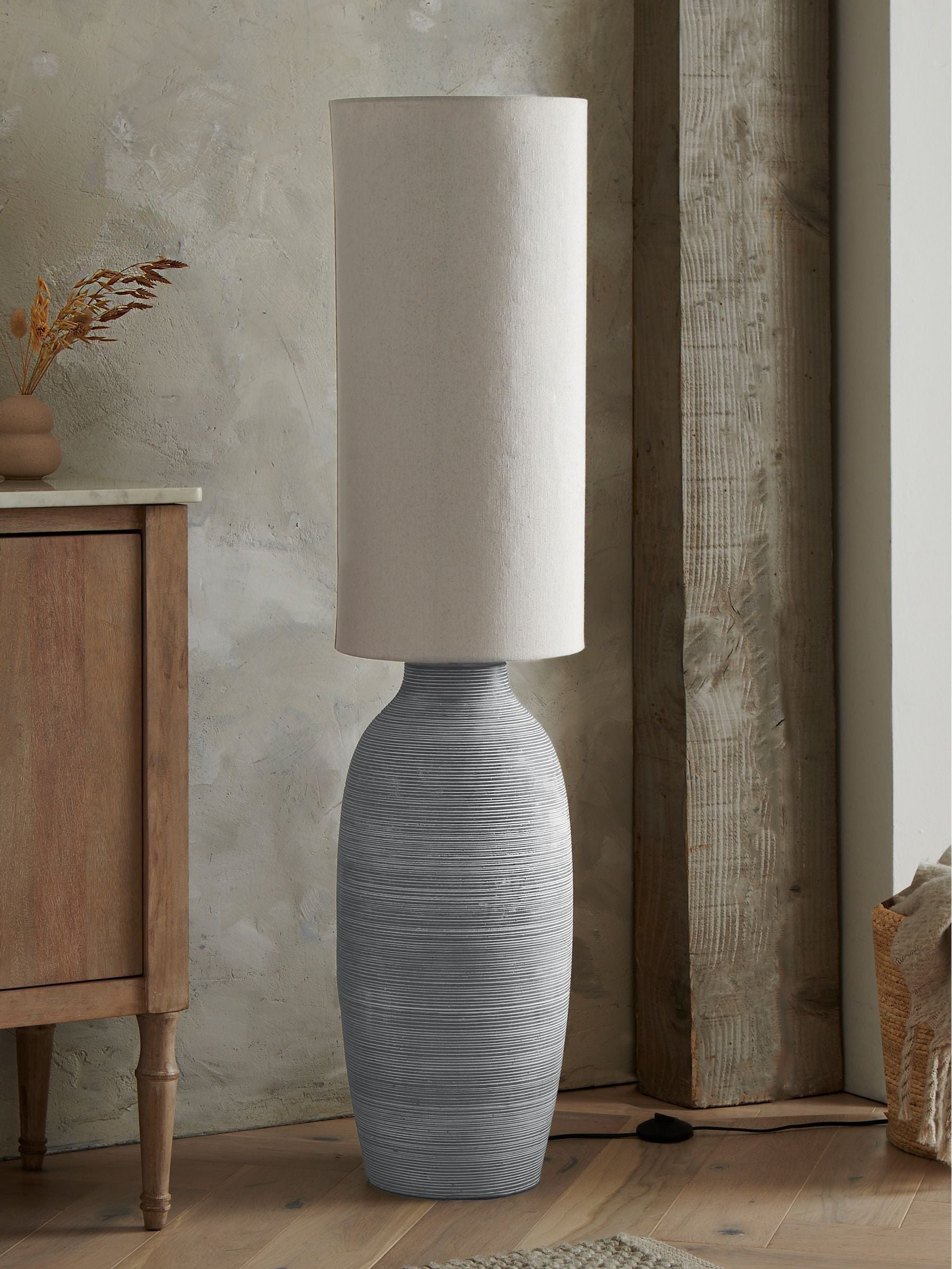 Fairford floor lamp with concrete base and fabric shade - British product