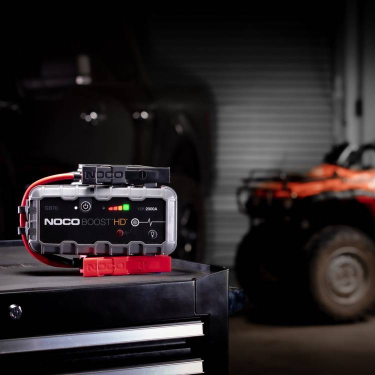 NOCO GB70 boost 12V 2000A jump starter (British brand)