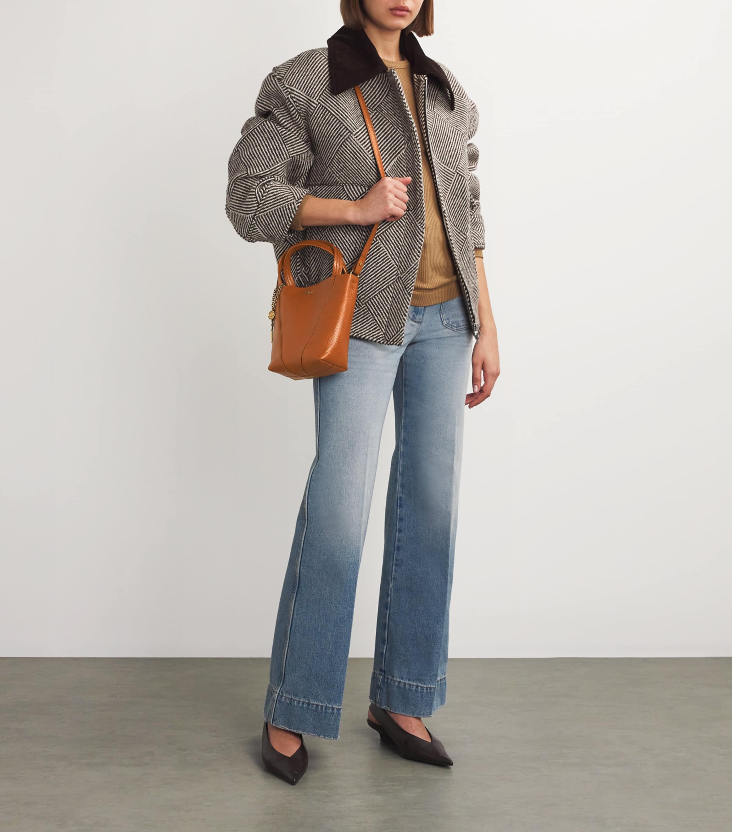 Chloé small calfskin Spin tote bag 19x18x8 cm, UK version