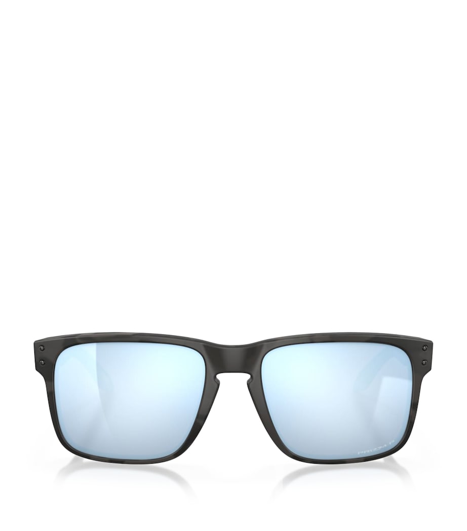 Oakley Holbrook square sunglasses (British brand)